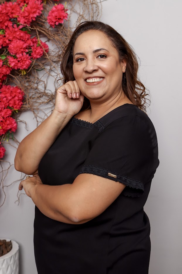 Blusa com Detalhes em Renda Guipir Preto