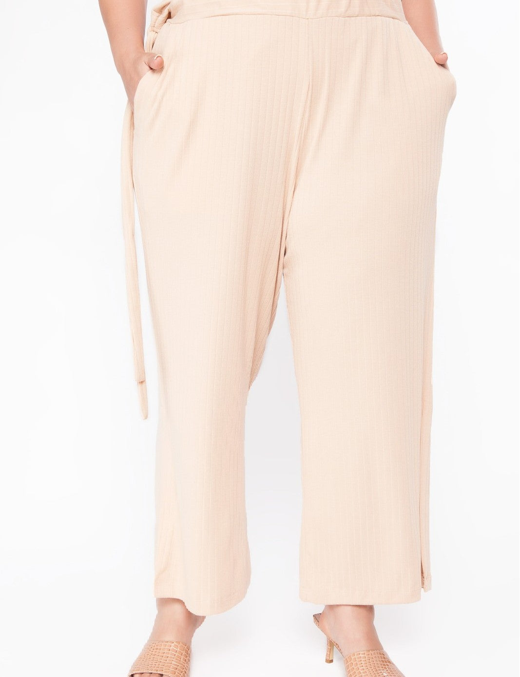 Calça Plus Size de Malha Canela