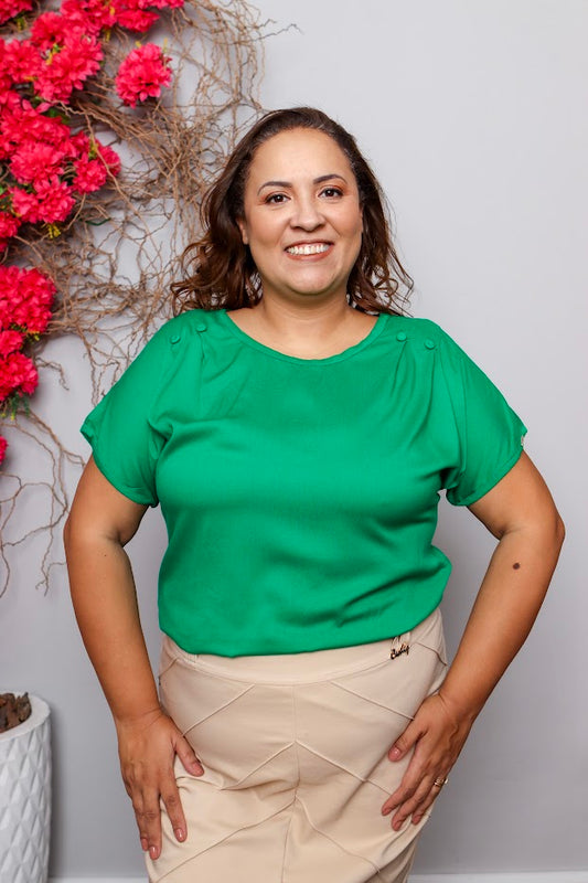 Blusa em Viscolinho com Detalhe em Botões Verde