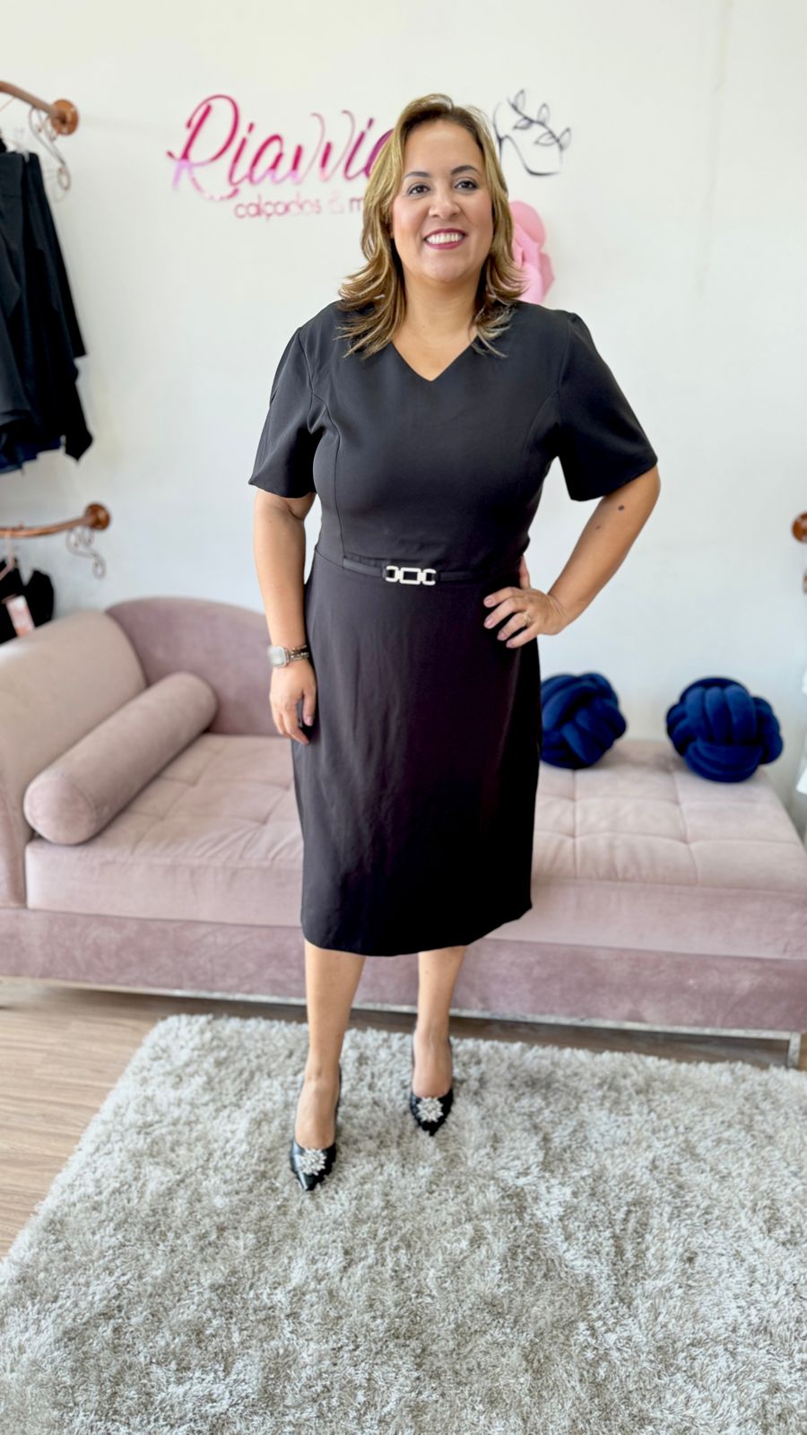 Vestido Tubinho Preto com Cinto em Strass