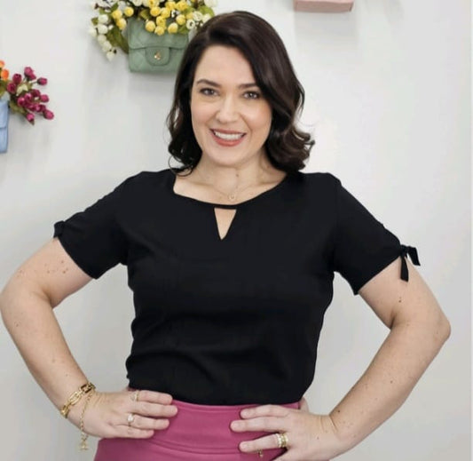Blusa em Viscolinho com nervuras Preto