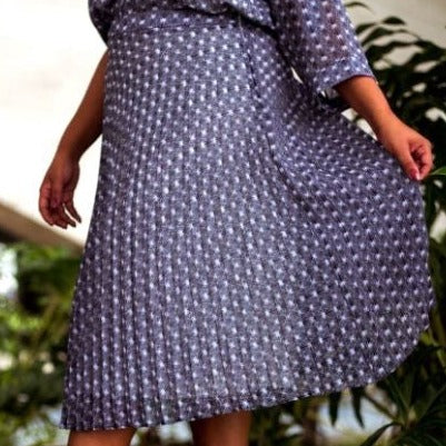 P220 SAIA MIDI PLUS SIZE PLISSADA PRETO