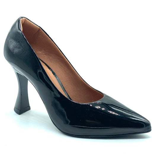 Scarpin preto verniz salto taça
