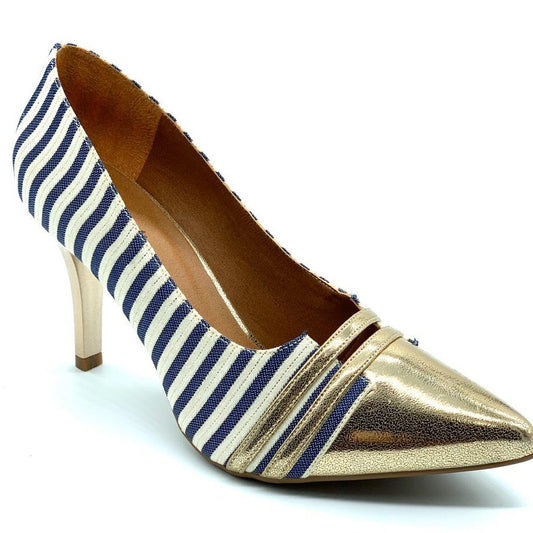 Scarpin jeans listrado com bico dourado salto fino