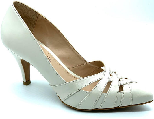 Scarpin off-white salto fino