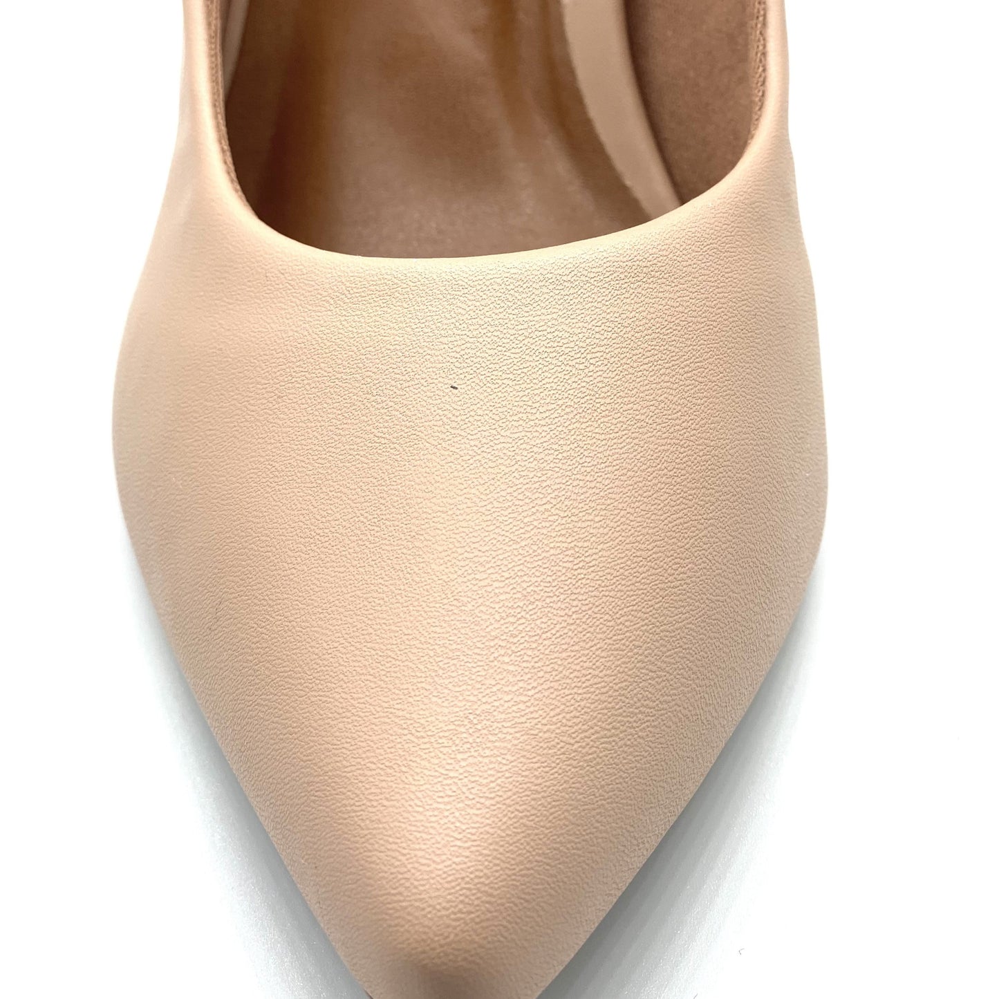 Scarpin nude salto taça